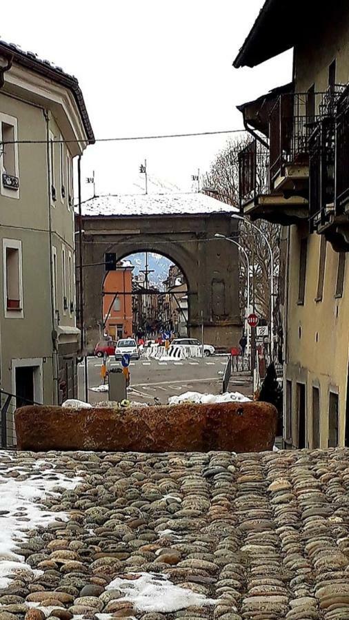 La Petite Maison De Julie Aosta Exteriör bild